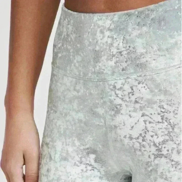 Heroine Sport Gilded Silver Velvet Velour Leggings Size Medium Like New! - Picture 5 of 12